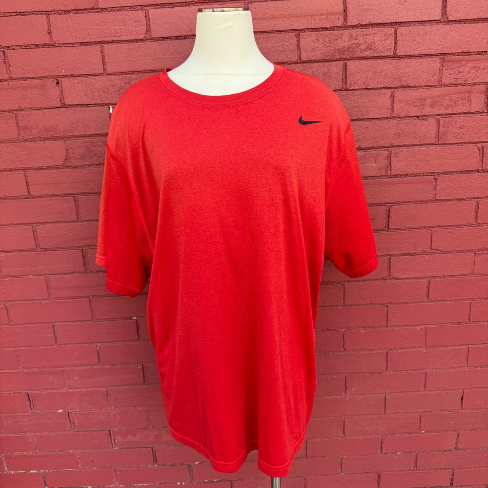 Nike Dri-Fit Mens 2XL Red Short Sleeve Performance Training Shirt Swoosh Logo‎